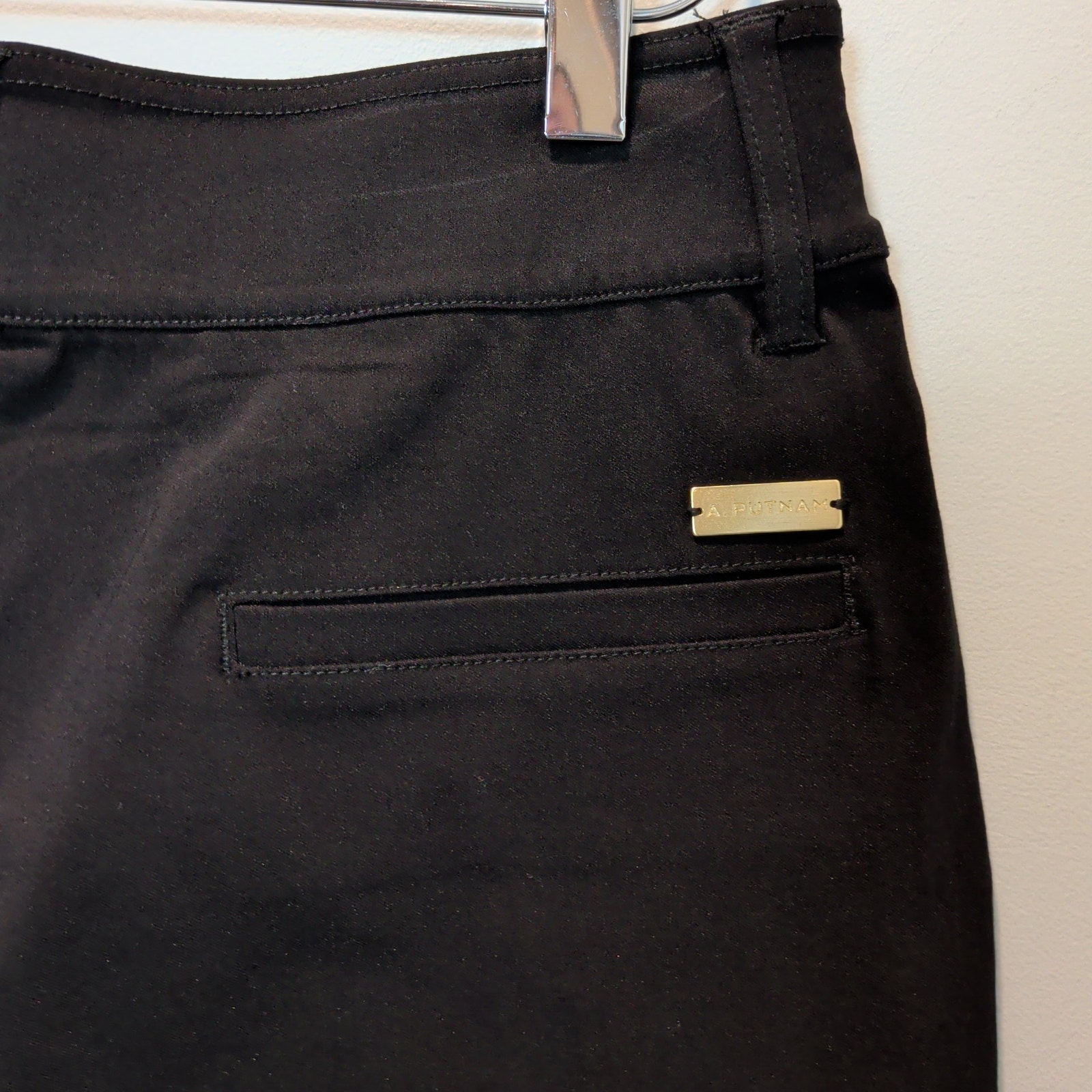 A Putnam Women's Sz M Black Crop Kick Flare Pull On Pants Stretch — image 5 of 7